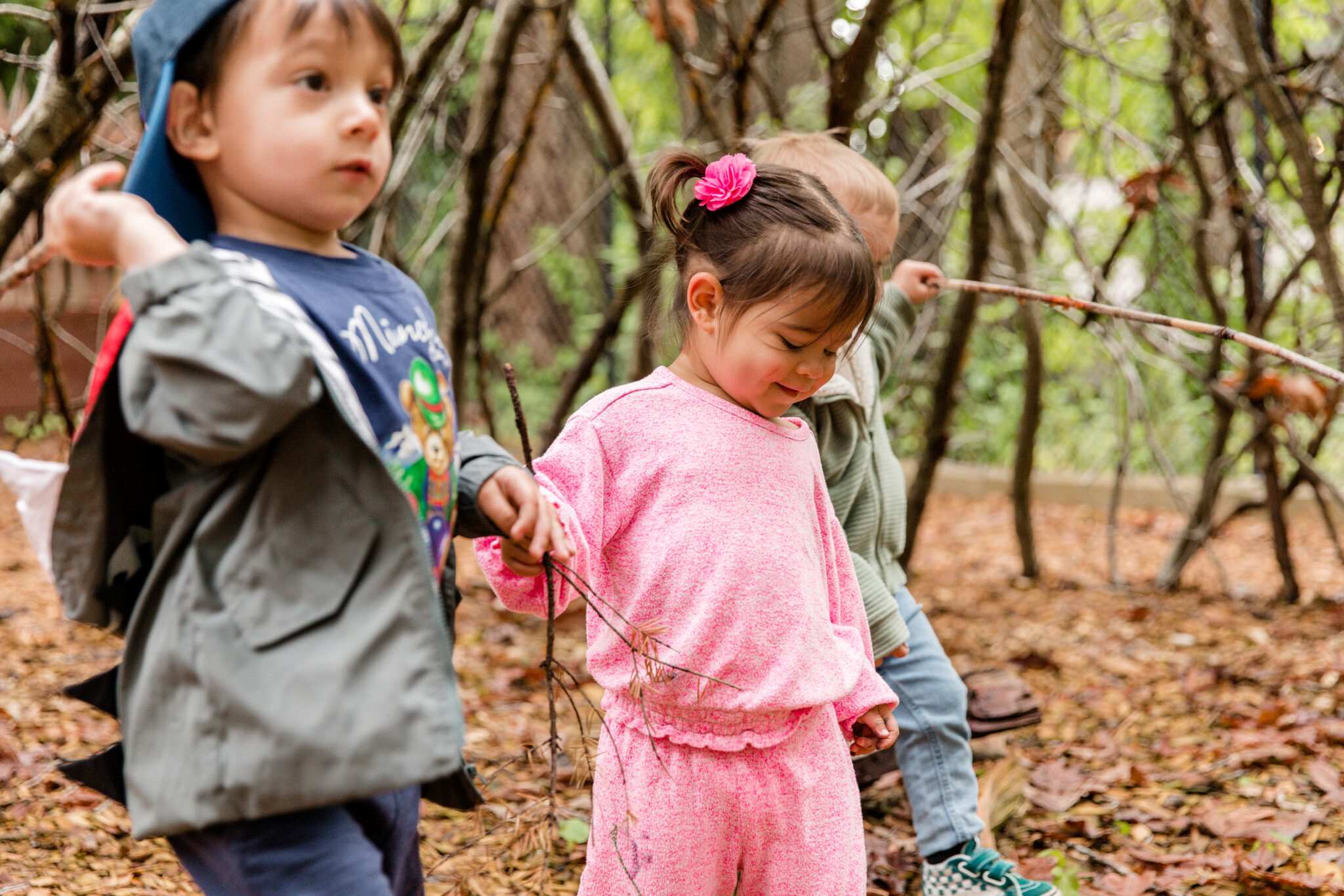 Featured Image for The Value of Unstructured Time: Encouraging Creativity Beyond Screen Time